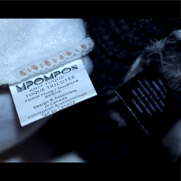 Knit PomPom hats lot of 2 - Picture 10 of 12